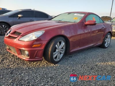 2011 MERCEDES-BENZ SLK 300 WDBWK5EA0BF238447 - główne zdjęcie licytacji z USA - miniatura