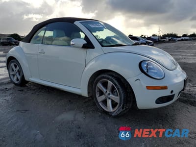 Czwarte zdjęcie samochodu z boku: 2007 VOLKSWAGEN NEW BEETLE TRIPLE WHITE VIN:3VWFF31Y27M420880 - miniatura