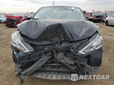 Piąte zdjęcie samochodu w środku: 2017 NISSAN SENTRA S VIN:3N1AB7AP3HL658352 - miniatura