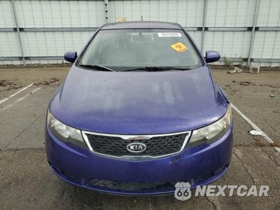 Piąte zdjęcie samochodu w środku: 2012 KIA FORTE LX VIN:KNAFT4A22C5562740 - miniatura