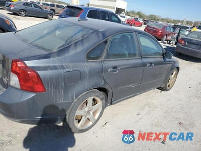 Trzecie zdjęcie samochodu z tyłu: 2008 VOLVO S40 2.4I VIN:YV1MS390982384595 - miniatura