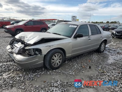 2003 FORD CROWN VICTORIA LX 2FAFP74W33X220077 - główne zdjęcie licytacji z USA - miniatura