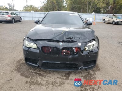 Piąte zdjęcie samochodu w środku: 2013 BMW M5 VIN:WBSFV9C52DD097006 - miniatura