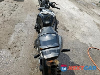 Zdjęcie 6 z 9 samochodu: 2003 HONDA CBR600 RR VIN:JH2PC37043M003520 - miniatura