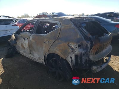 Drugie zdjęcie samochodu z przodu: 2021 VOLVO XC40 T5 R-DESIGN VIN:YV4162UM5M2402194 - miniatura