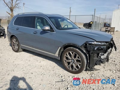 Czwarte zdjęcie samochodu z boku: 2024 BMW X7 XDRIVE40I VIN:5UX23EM05R9V57890 - miniatura