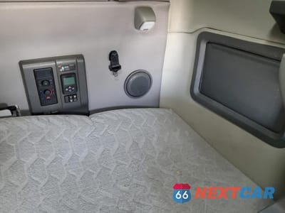 Zdjęcie 6 z 10 samochodu: 2024 VOLVO VN VNL VIN:4V4NC9EH4RN640426 - miniatura