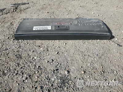 Piąte zdjęcie samochodu w środku: 2018 GMC SIERRA C1500 DENALI VIN:3GTP1PEC6JG526234 - miniatura