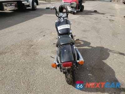Czwarte zdjęcie samochodu z boku: 1998 HONDA VF750 C VIN:JH2RC4300WM400957 - miniatura