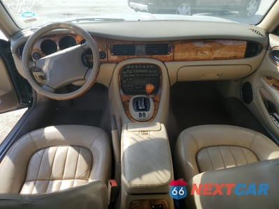 Zdjęcie 8 z 13 samochodu: 2003 JAGUAR XJ8 VIN:SAJDA14C93LF51043 - miniatura