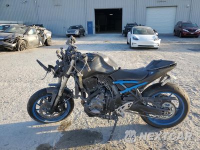 Trzecie zdjęcie samochodu z tyłu: 2024 SUZUKI GSX800 R VIN:JS1EM11B6R7100599 - miniatura