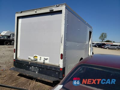 Trzecie zdjęcie samochodu z tyłu: 2022 CHEVROLET EXPRESS G3500 VIN:1GB3GSC78N1264117 - miniatura