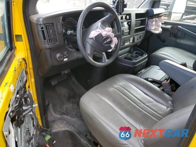 Zdjęcie 8 z 14 samochodu: 2017 GMC SAVANA CUTAWAY G3500 VIN:1GD37TCG9H1905499 - miniatura