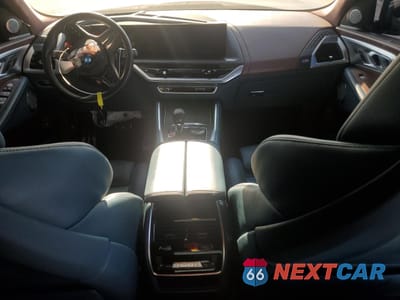 Zdjęcie 8 z 13 samochodu: 2023 BMW XM VIN:5YM23CS08P9S58553 - miniatura