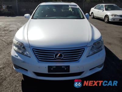 Piąte zdjęcie samochodu w środku: 2011 LEXUS LS 460 VIN:JTHBL5EF3B5103900 - miniatura
