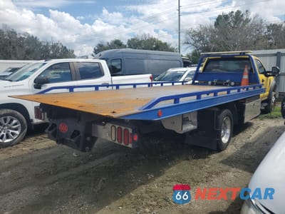 Czwarte zdjęcie samochodu z boku: 2017 FORD F550 SUPER DUTY VIN:1FDUF5GT8HEC48231 - miniatura
