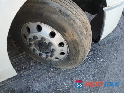 Zdjęcie 9 z 11 samochodu: 2021 VOLVO VN VNL VIN:4V4NC9EH1MN282811 - miniatura