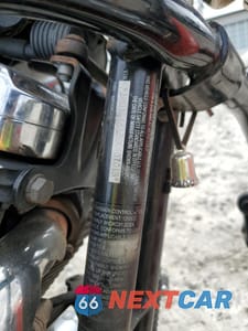 Zdjęcie 8 z 9 samochodu: 2008 HARLEY-DAVIDSON XL1200 C VIN:1HD1CT3138K407018 - miniatura