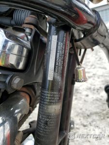 Zdjęcie 8 z 9 samochodu: 2008 HARLEY-DAVIDSON XL1200 C VIN:1HD1CT3138K407018 - miniatura