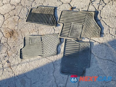 Zdjęcie 14 z 15 samochodu: 2004 CHEVROLET SILVERADO K2500 HEAVY DUTY VIN:1GCHK23254F185302 - miniatura