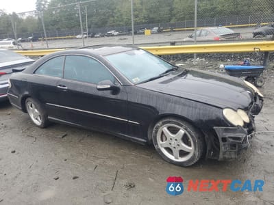 Czwarte zdjęcie samochodu z boku: 2004 MERCEDES-BENZ CLK 500 VIN:WDBTJ75J34F087818 - miniatura