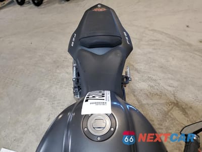 Piąte zdjęcie samochodu w środku: 2013 YAMAHA FZ8 N VIN:JYARN27E6DA004149 - miniatura