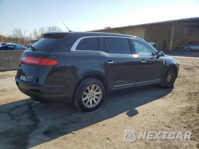 Trzecie zdjęcie samochodu z tyłu: 2015 LINCOLN MKT VIN:2LMHJ5NK1FBL04288 - miniatura