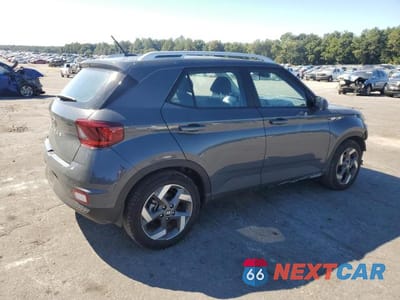 Trzecie zdjęcie samochodu z tyłu: 2023 HYUNDAI VENUE SEL VIN:KMHRC8A30PU251637 - miniatura