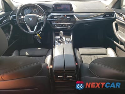 Zdjęcie 8 z 13 samochodu: 2019 BMW M550XI VIN:WBAJA1106JB485488 - miniatura