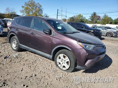 Czwarte zdjęcie samochodu z boku: 2018 TOYOTA RAV4 LE VIN:2T3BFREV9JW715212 - miniatura