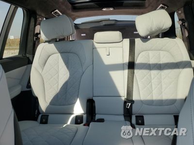 Zdjęcie 10 z 15 samochodu: 2024 BMW X7 XDRIVE40I VIN:5UX23EM05R9V57890 - miniatura