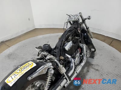 Zdjęcie 9 z 11 samochodu: 2005 HONDA VT750 C VIN:JH2RC440X5M802305 - miniatura