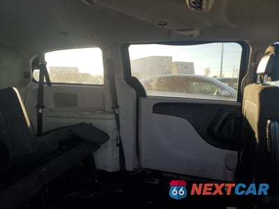 Zdjęcie 11 z 15 samochodu: 2018 DODGE GRAND CARAVAN SE VIN:2C4RDGBG6JR163953 - miniatura
