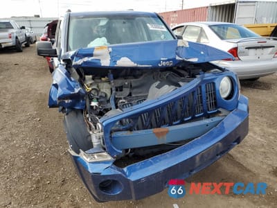 Piąte zdjęcie samochodu w środku: 2009 JEEP PATRIOT SPORT VIN:1J4FT28B19D194816 - miniatura