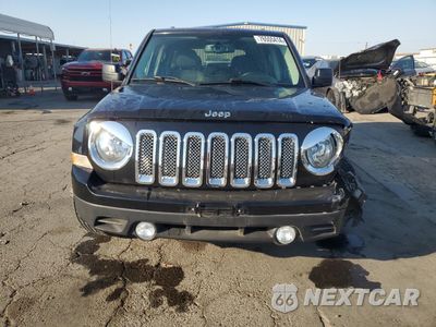 Piąte zdjęcie samochodu w środku: 2017 JEEP PATRIOT LATITUDE VIN:1C4NJPFB6HD184479 - miniatura