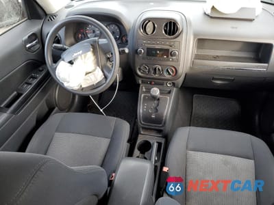 Zdjęcie 8 z 12 samochodu: 2009 JEEP PATRIOT SPORT VIN:1J4FT28B19D194816 - miniatura