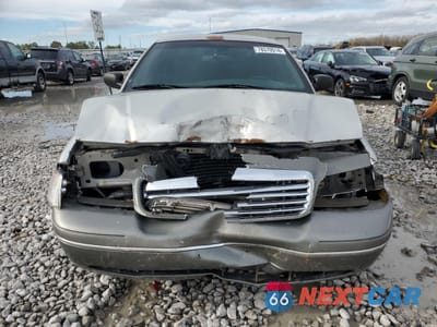 Piąte zdjęcie samochodu w środku: 2003 FORD CROWN VICTORIA LX VIN:2FAFP74W33X220077 - miniatura