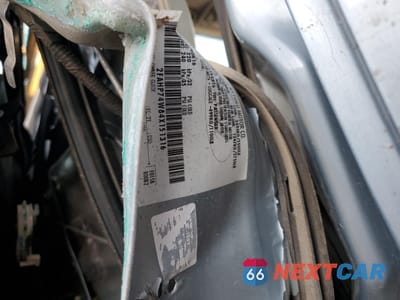 Zdjęcie 13 z 13 samochodu: 2004 FORD CROWN VICTORIA LX VIN:2FAHP74W84X151316 - miniatura