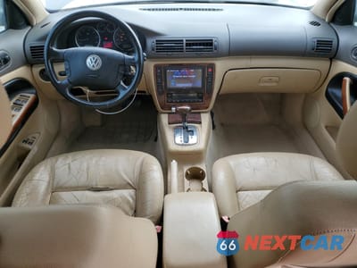Zdjęcie 8 z 14 samochodu: 2004 VOLKSWAGEN PASSAT GLX VIN:WVWRH63B14P159655 - miniatura
