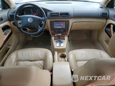 Zdjęcie 8 z 14 samochodu: 2004 VOLKSWAGEN PASSAT GLX VIN:WVWRH63B14P159655 - miniatura
