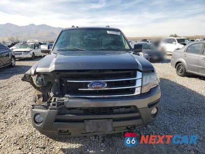 Piąte zdjęcie samochodu w środku: 2016 FORD EXPEDITION EL XL VIN:1FMJK1GT7GEF21553 - miniatura