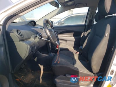 Zdjęcie 7 z 12 samochodu: 2012 TOYOTA YARIS VIN:JTDBT4K31CL014071 - miniatura