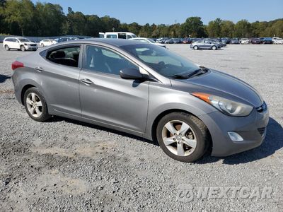 Czwarte zdjęcie samochodu z boku: 2013 HYUNDAI ELANTRA GLS VIN:5NPDH4AE2DH219269 - miniatura