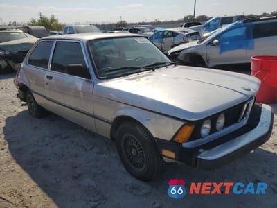 Czwarte zdjęcie samochodu z boku: 1982 BMW 320 I VIN:WBAAG3307C8378560 - miniatura