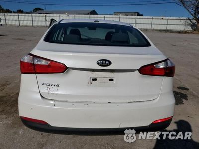 Zdjęcie 6 z 13 samochodu: 2016 KIA FORTE LX VIN:KNAFX4A69G5542482 - miniatura