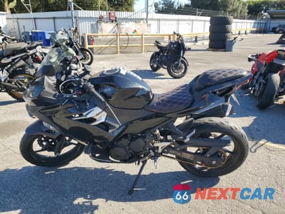 Trzecie zdjęcie samochodu z tyłu: 2018 KAWASAKI EX400 VIN:JKAEXKH19JDA14321 - miniatura