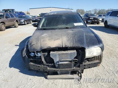 Piąte zdjęcie samochodu w środku: 2006 CHRYSLER 300C SRT-8 VIN:2C3LA73W46H215599 - miniatura