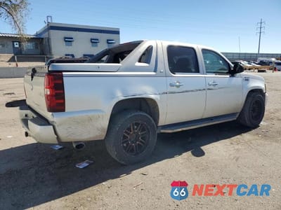 Trzecie zdjęcie samochodu z tyłu: 2007 CHEVROLET AVALANCHE C1500 VIN:3GNEC12067G189928 - miniatura