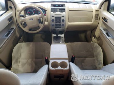 Zdjęcie 8 z 13 samochodu: 2019 FORD ESCAPE XLT VIN:1FMCU9D71CKC48260 - miniatura