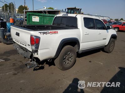 Trzecie zdjęcie samochodu z tyłu: 2021 TOYOTA TACOMA DOUBLE CAB VIN:3TMCZ5AN3MM435818 - miniatura